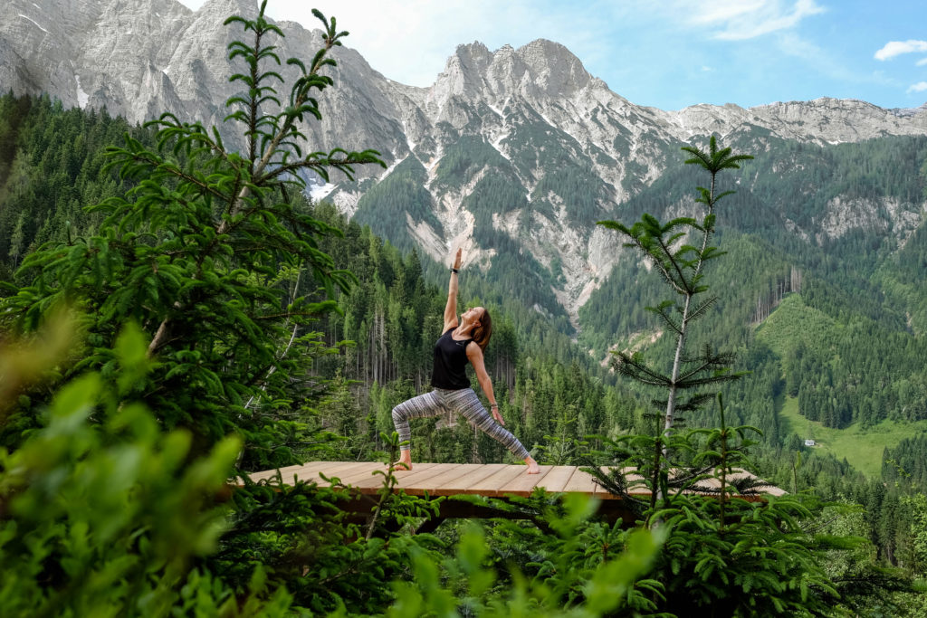 Namaste in Leogang:  Premiere der „Yoga Mountain Days“ im mama thresl