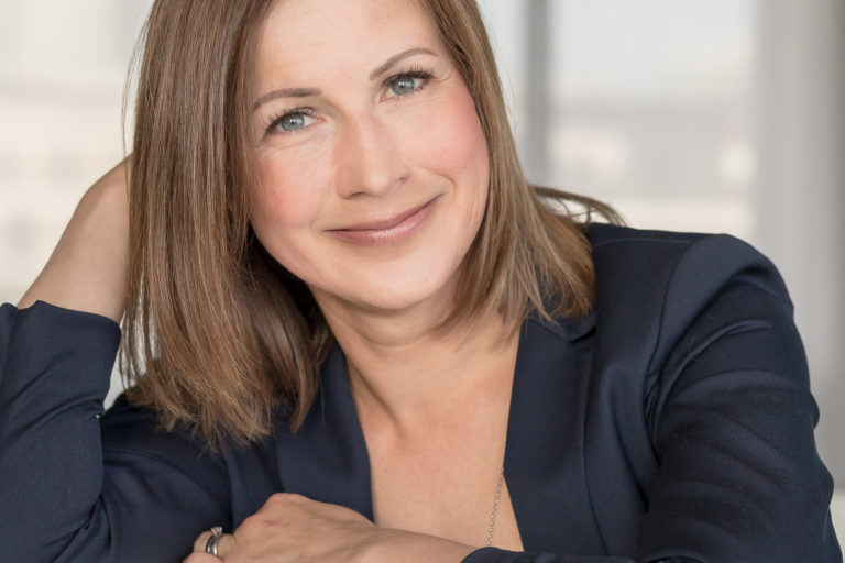 Neu bei SHEconomy: Shades of Leadership von Nicole Bastien