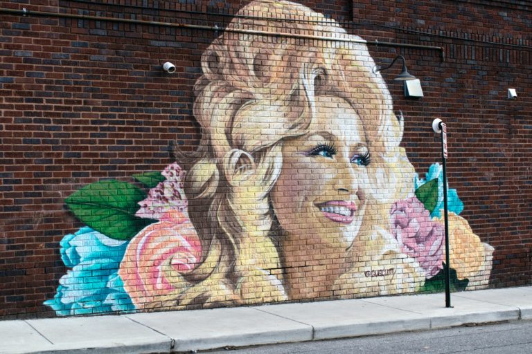 Von Dolly Parton bis Cindy Crawford: Amerikas reichste Self-Made-Frauen