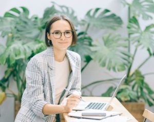 Digital Marketing & Community Manager*in für SHEconomy (20h/Freelance/Praktikum)