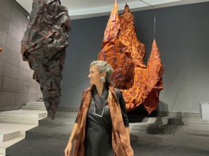 Eine Münchnerin in Peking:  „Duftendes Wolkengewebe“ für die Mode in China