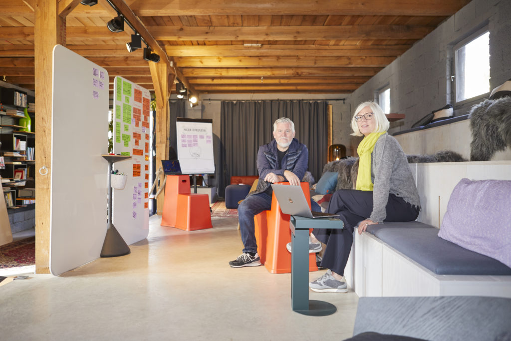 New Work: Neue Treffpunkte und „dritte Orte“ statt Konzernzentrale