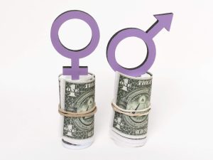 „Leider spiegelt sich der Wert, den Frauen ihren eigenen Fähigkeiten und Leistungen zuordnen,  auch beim Thema Geld wider.“