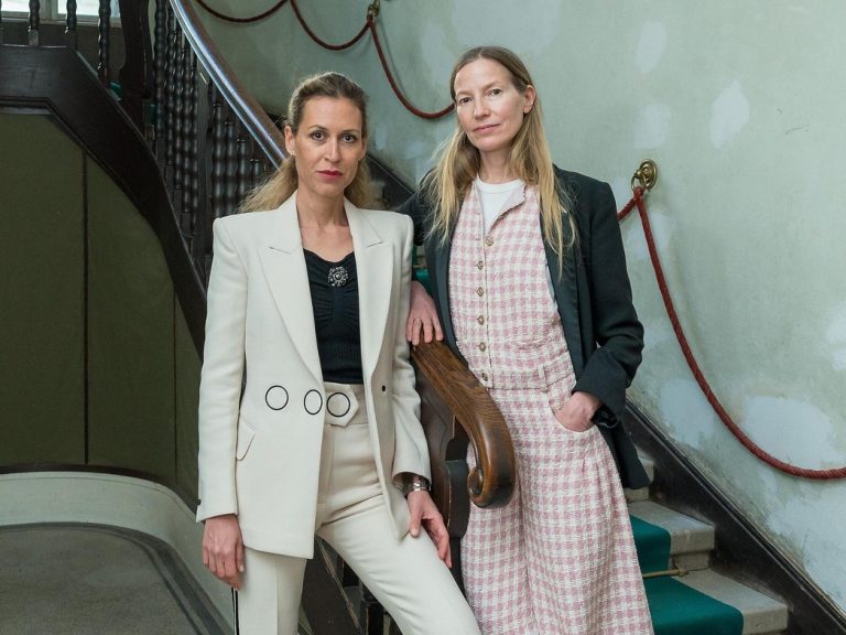 Salonnière Ema Kaiser bittet in die Villa Mautner-Jäger