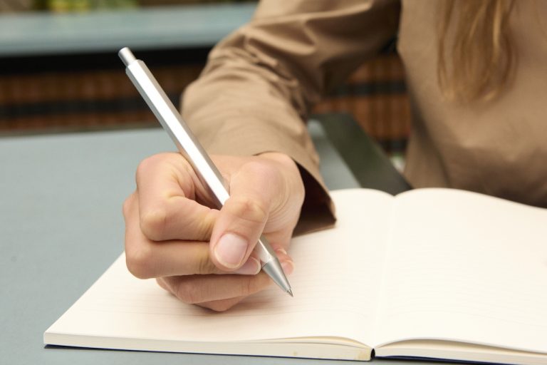 Wenn Schule zum Schauplatz politischer Symbolpolitik wird.