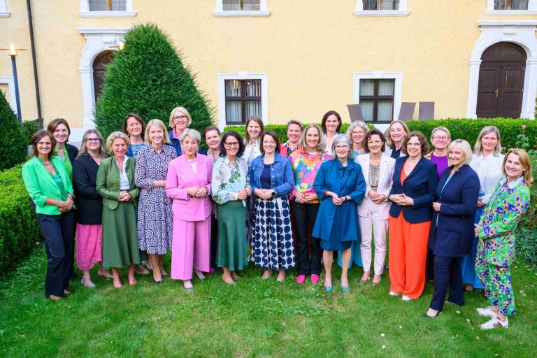 Management-Lehrgang startet: Zwei Stipendien für sheconomy-Leserinnen.