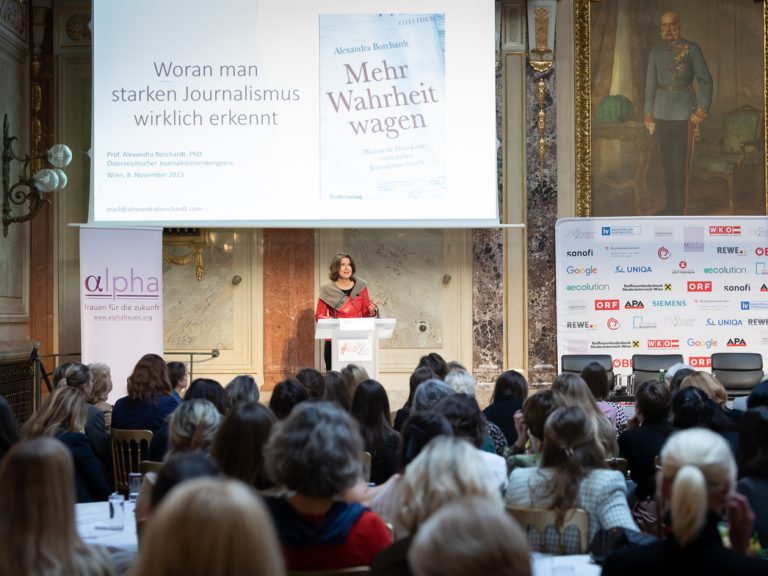 „Wo lassen Sie denken?“ – Der 26. Journalistinnenkongress im Zeichen von KI und Propaganda