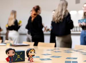 99 Superkräfte: Be.See. bringt nachhaltige Wertschätzung in Teams und Bildungseinrichtungen