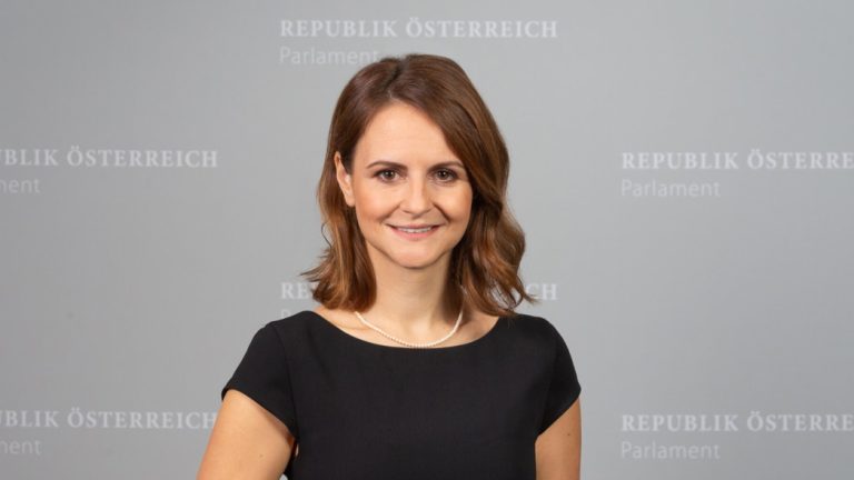 Zum ersten Mal in der Geschichte des österreichischen Bauernbundes fungiert eine Frau als Direktorin