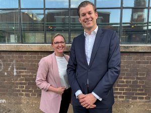 Zwischen Elternzeit und Exzellenz: Wie Tatjana Hanert und Mischa Zeiss bei der DZ BANK Familie und Führung leben