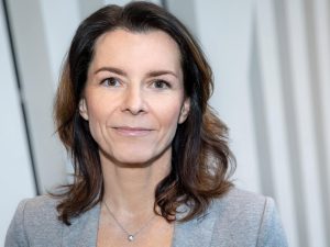 Gudrun Egger komplettiert den Vorstand der Erste Stiftung