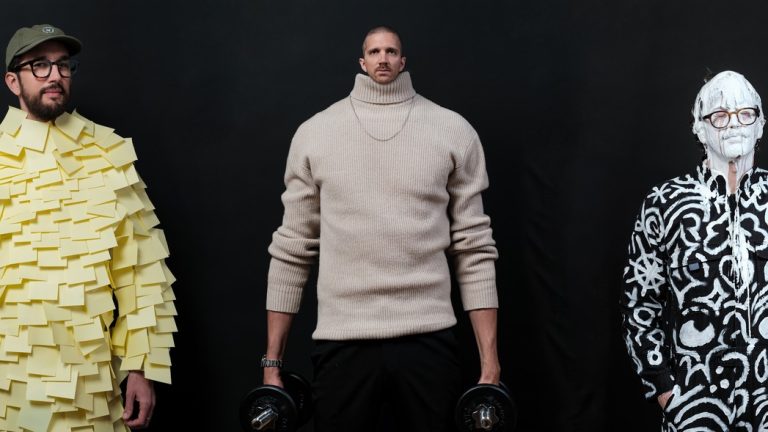 Ein „Dude-Design Studio“ macht das Rebranding einer Female Force Brand. Geht das?