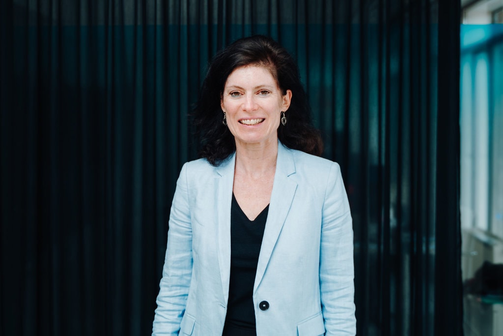 <div class="nom_name">Christine Wahlmüller-Schiller - WOMENinICT</div> </br><a class="nom_desc" href="https://sheconomy.media/christine-wahlmueller-schiller-womeninict/" target="_blank">Mehr erfahren</a>