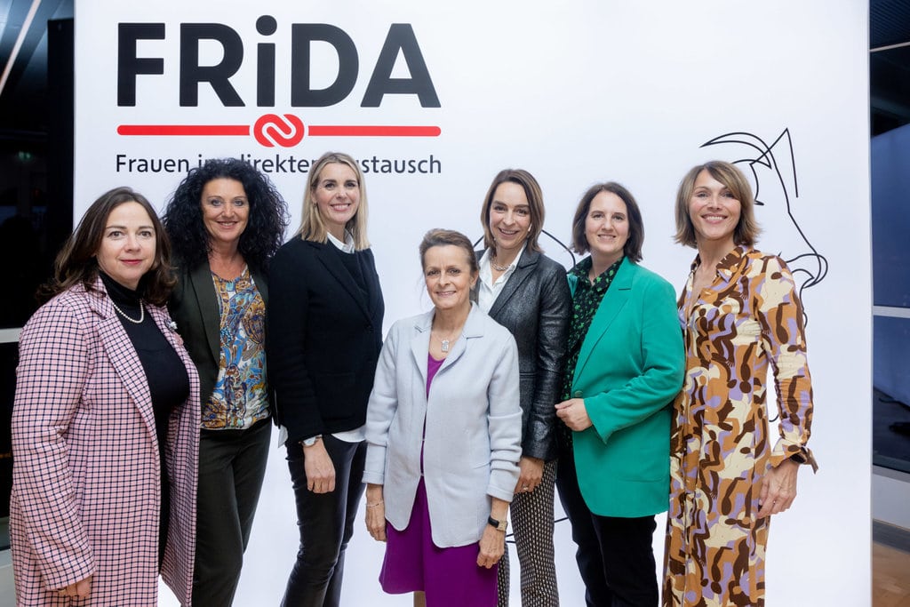 <div class="nom_name">FRiDA</div> </br><a class="nom_desc" href="https://sheconomy.media/frida-das-frauennetzwerk-der-wiener-staedtischen-versicherung/" target="_blank">Mehr erfahren</a>