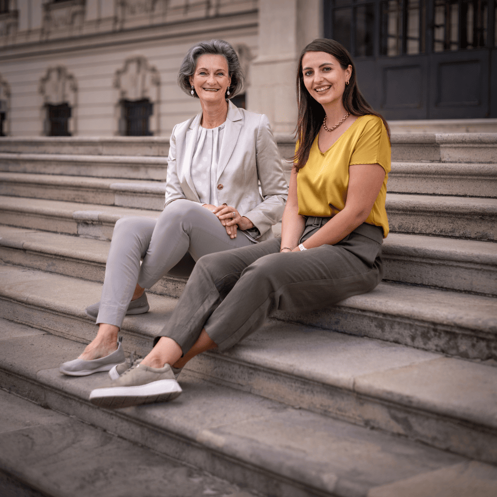 Beatrice Schobesberger und Lisa Pulsinger <br><a target="_blank" href="https://sheconomy.media/minerva2024/beatrice-schobesberger-und-lisa-pulsinger/" class="nom_desc">Mehr erfahren</a>