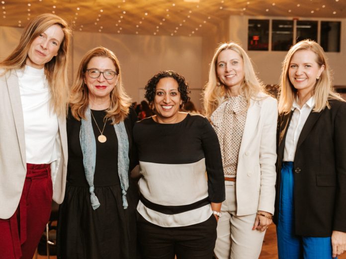 Cornelia Diesenreiter, Selma Prodanovic, Nina Zimmermann, Gerlinde Macho und Julia Guizani (c) PhilippLipiarski