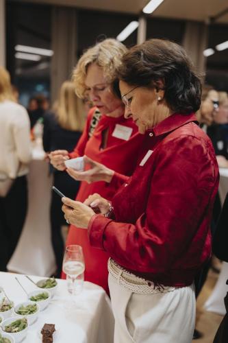 20251030-sheconomy-page-executive-233