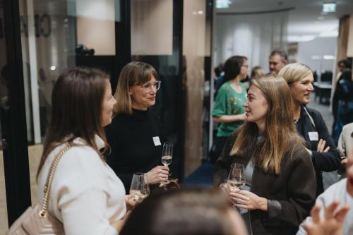 20251030-sheconomy-page-executive-262