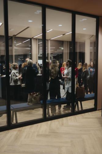 20251030-sheconomy-page-executive-263