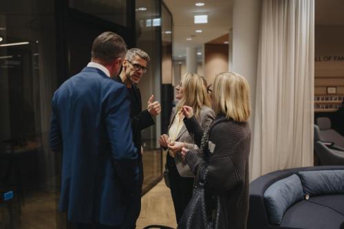 20251030-sheconomy-page-executive-94